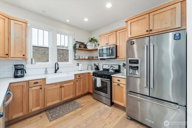 118 Porcupine Lane, Chelan, WA 98816