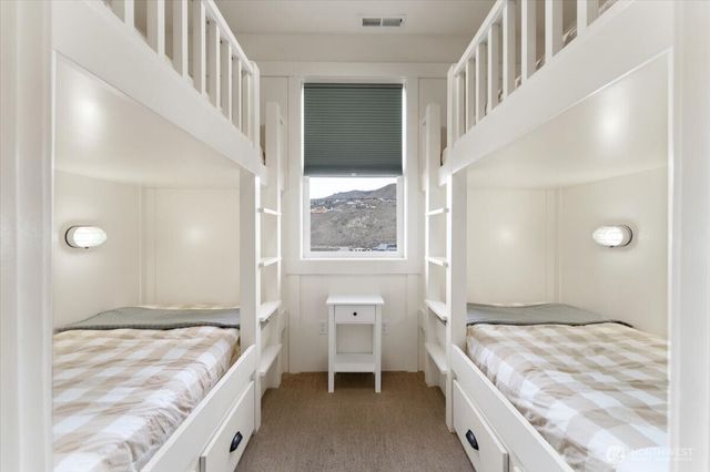 118 Porcupine Lane, Chelan, WA 98816