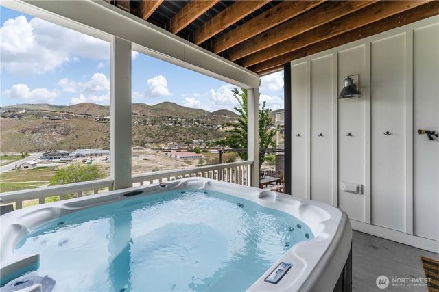 118 Porcupine Lane, Chelan, WA 98816