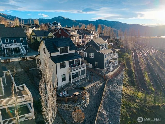 118 Porcupine Lane, Chelan, WA 98816