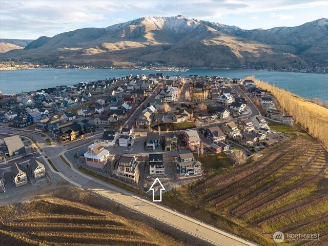 118 Porcupine Lane, Chelan, WA 98816