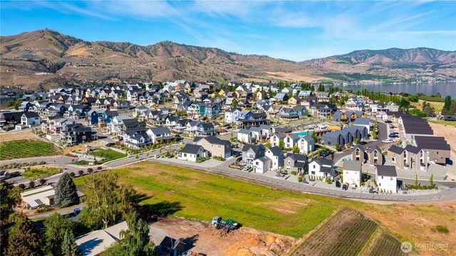 118 Porcupine Lane, Chelan, WA 98816