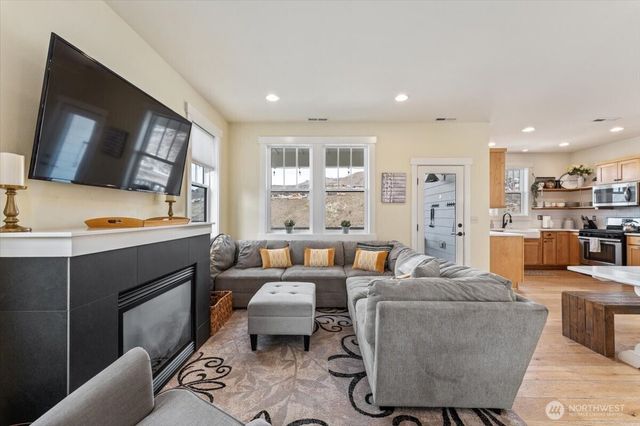 118 Porcupine Lane, Chelan, WA 98816