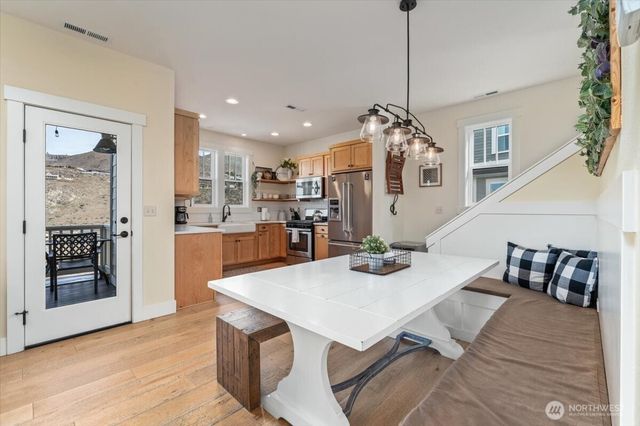 118 Porcupine Lane, Chelan, WA 98816