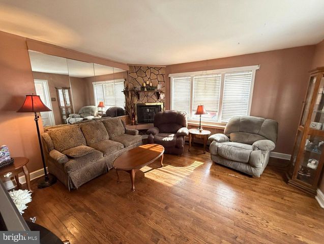 429 SUTTON AVE, Folsom, PA 19033