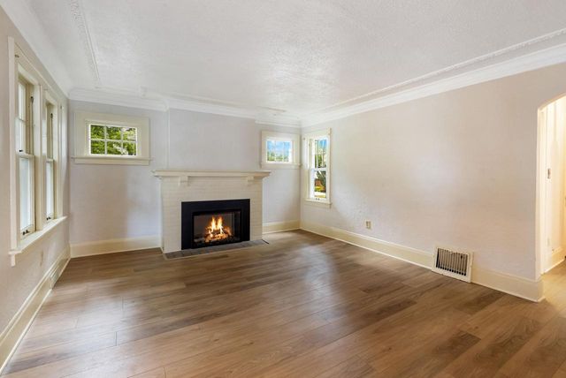 5901 N Shoreland AVENUE, Whitefish Bay, WI 53217