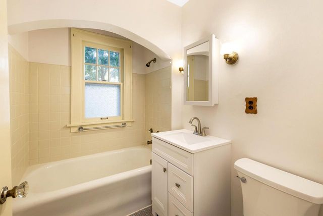 5901 N Shoreland AVENUE, Whitefish Bay, WI 53217