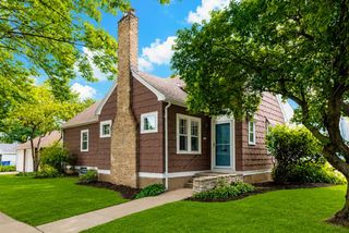 5901 N Shoreland AVENUE, Whitefish Bay, WI 53217