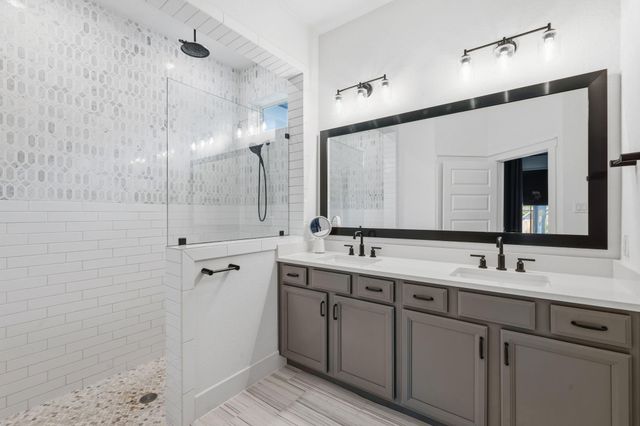 165 Bungalow Drive, Montgomery, TX 77316