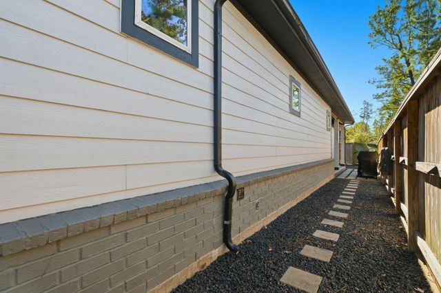 165 Bungalow Drive, Montgomery, TX 77316