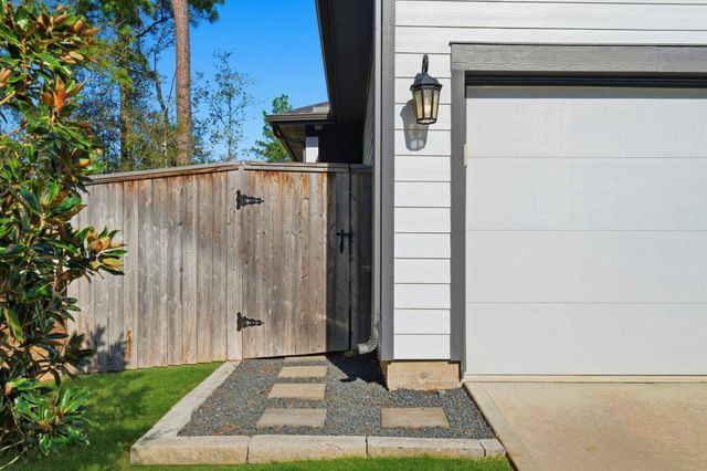 165 Bungalow Drive, Montgomery, TX 77316