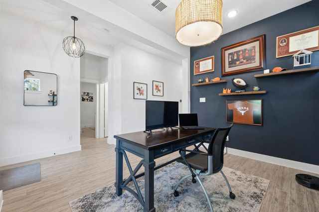 165 Bungalow Drive, Montgomery, TX 77316