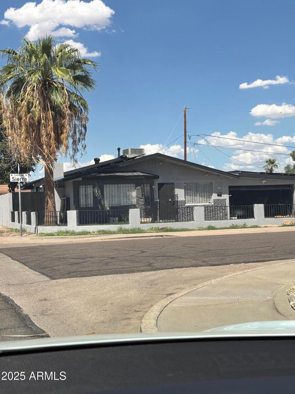 2414 W SIERRA Street, Phoenix, AZ 85029