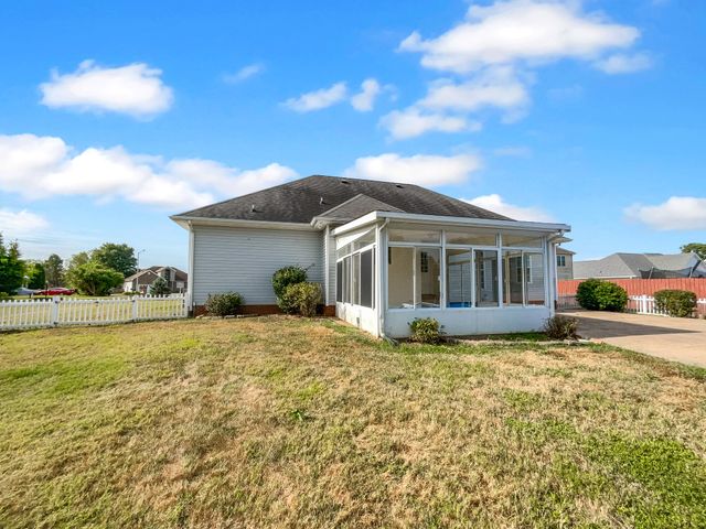 783 Parade Ct, Clarksville, TN 37040