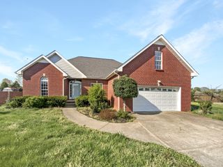 783 Parade Ct, Clarksville, TN 37040