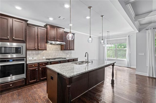 3198 Ivy Crossing Drive, Buford, GA 30519