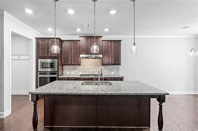 3198 Ivy Crossing Drive, Buford, GA 30519