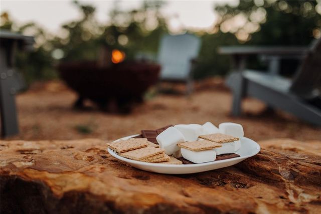 118900 S 4213 Road, Eufaula, OK 74432