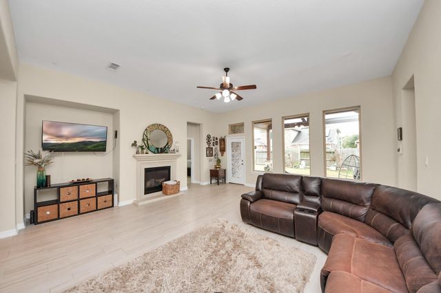 9611 Wildgrove Hollow Drive, Richmond, TX 77406