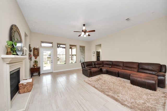 9611 Wildgrove Hollow Drive, Richmond, TX 77406