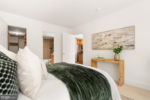 1825 T St NW Apt 104, Washington, DC 20009
