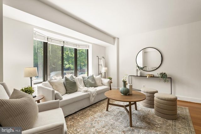 1825 T St NW Apt 104, Washington, DC 20009