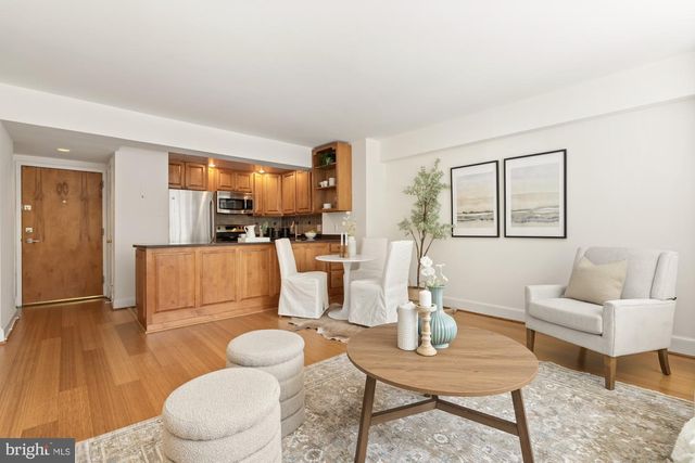 1825 T St NW Apt 104, Washington, DC 20009