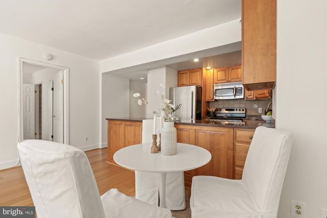 1825 T St NW Apt 104, Washington, DC 20009