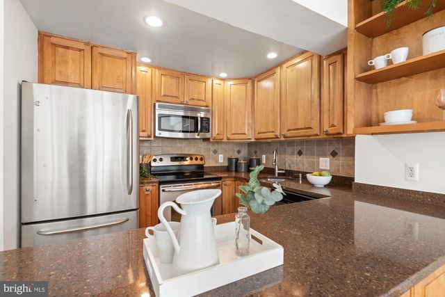 1825 T St NW Apt 104, Washington, DC 20009
