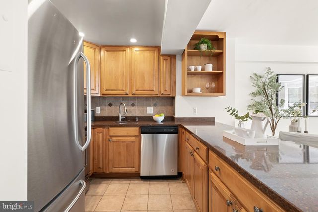1825 T St NW Apt 104, Washington, DC 20009