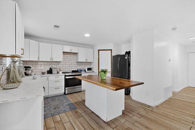 7800 Rainwater Road SW, Albuquerque, NM 87121