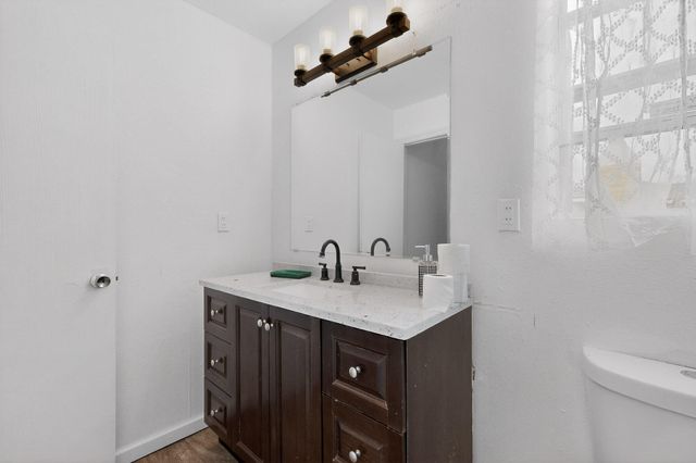 7800 Rainwater Road SW, Albuquerque, NM 87121