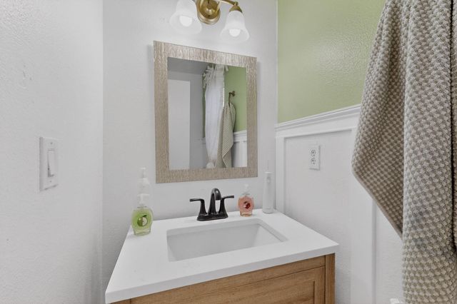 7800 Rainwater Road SW, Albuquerque, NM 87121