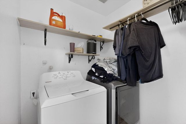 7800 Rainwater Road SW, Albuquerque, NM 87121