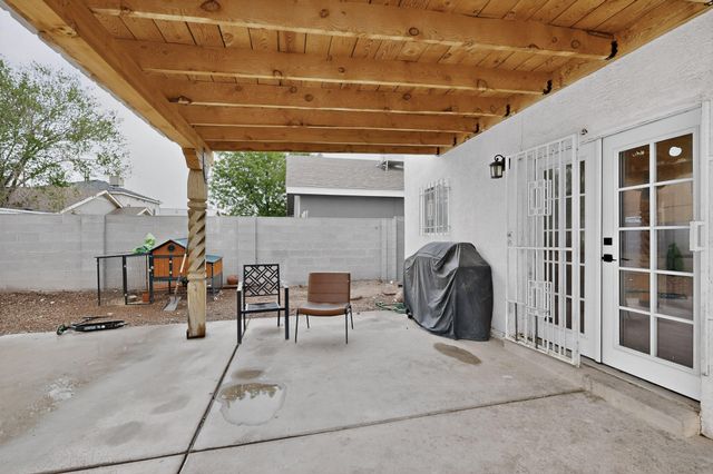 7800 Rainwater Road SW, Albuquerque, NM 87121