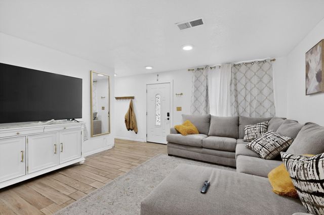 7800 Rainwater Road SW, Albuquerque, NM 87121