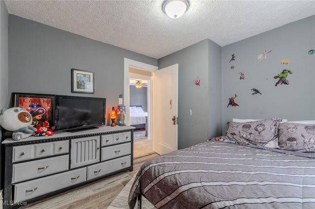 16711 Pearldale Avenue, Cleveland, OH 44135