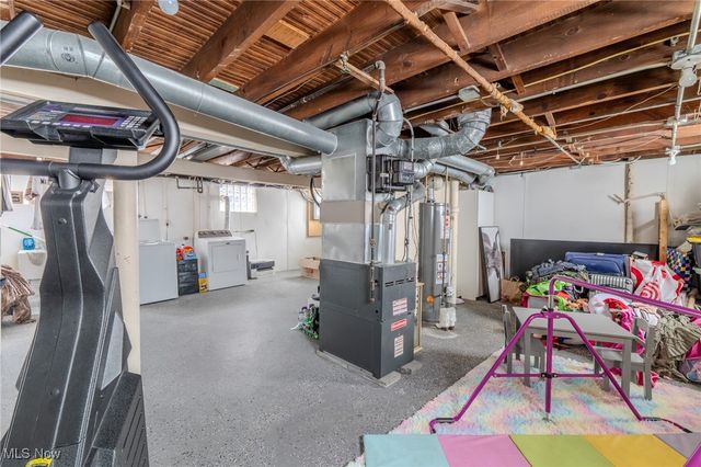 16711 Pearldale Avenue, Cleveland, OH 44135