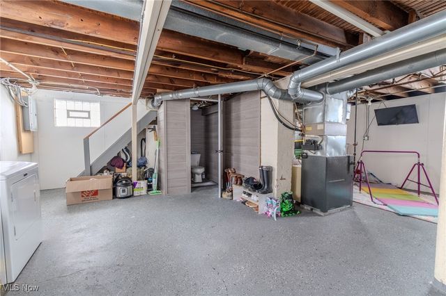 16711 Pearldale Avenue, Cleveland, OH 44135