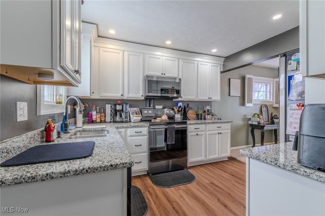 16711 Pearldale Avenue, Cleveland, OH 44135