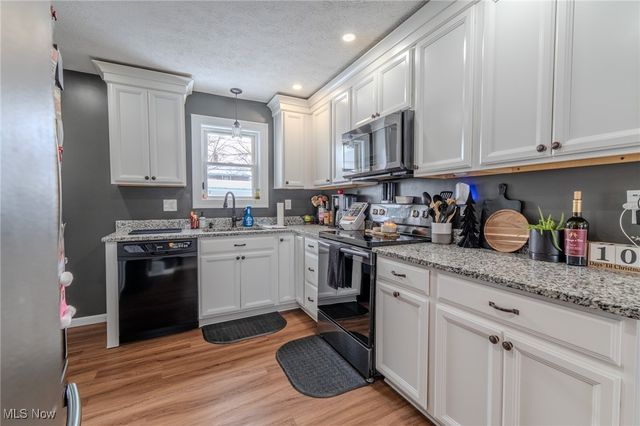 16711 Pearldale Avenue, Cleveland, OH 44135