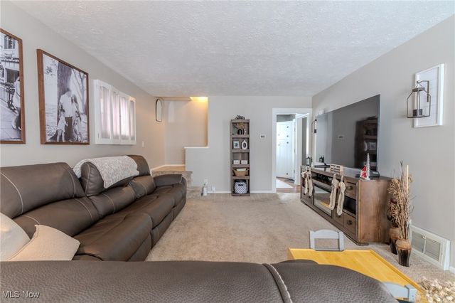 16711 Pearldale Avenue, Cleveland, OH 44135