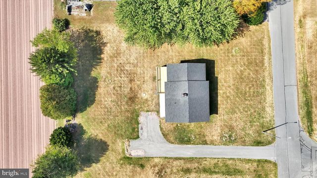 301 W WALNUT, Valley View, PA 17983