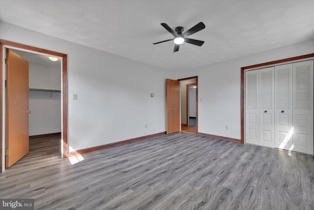 301 W WALNUT, Valley View, PA 17983