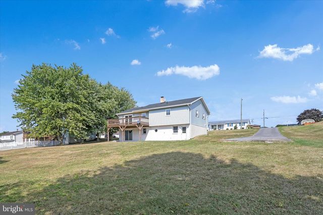 301 W WALNUT, Valley View, PA 17983