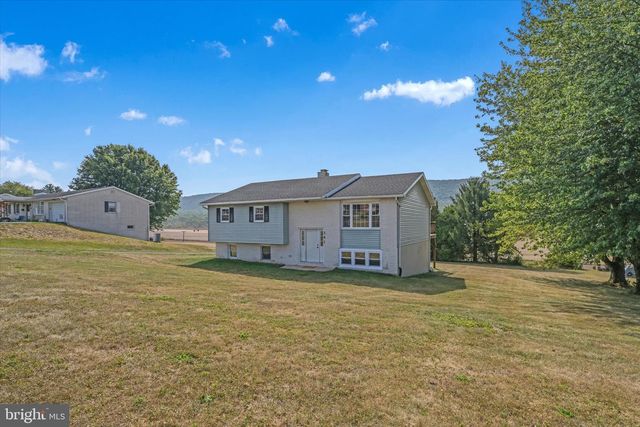 301 W WALNUT, Valley View, PA 17983