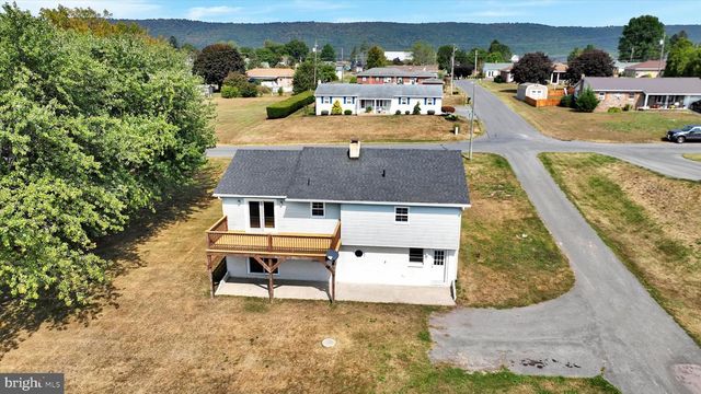 301 W WALNUT, Valley View, PA 17983