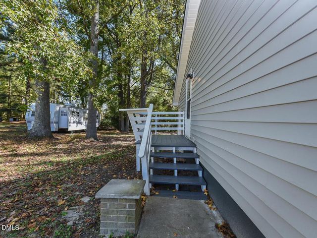 939 Cheves Road, Zebulon, NC 27597