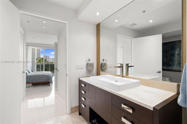 18201 Collins Ave 603, Sunny Isles Beach, FL 33160