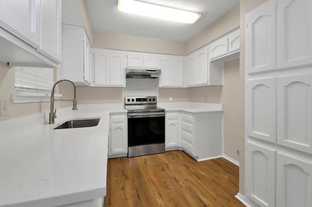 6632 Valley View Drive, Watauga, TX 76148